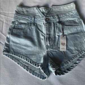 Twelve- Ontwelfth Light Wash Blue Denim Shorts Hi-Rise Size Medium Y2K jeans NWT